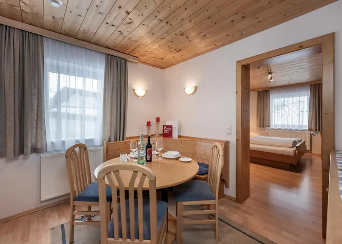 Austria - Natural Lifestyle Auf Der Piste Обертауэрн