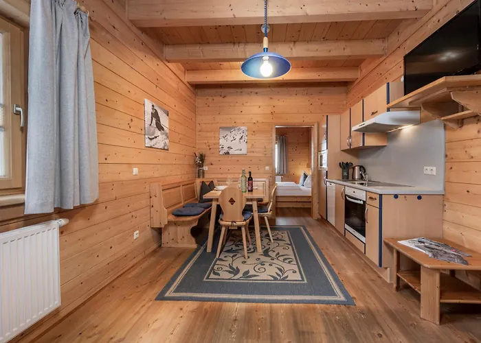 Austria - Natural Lifestyle Auf Der Piste Обертауэрн